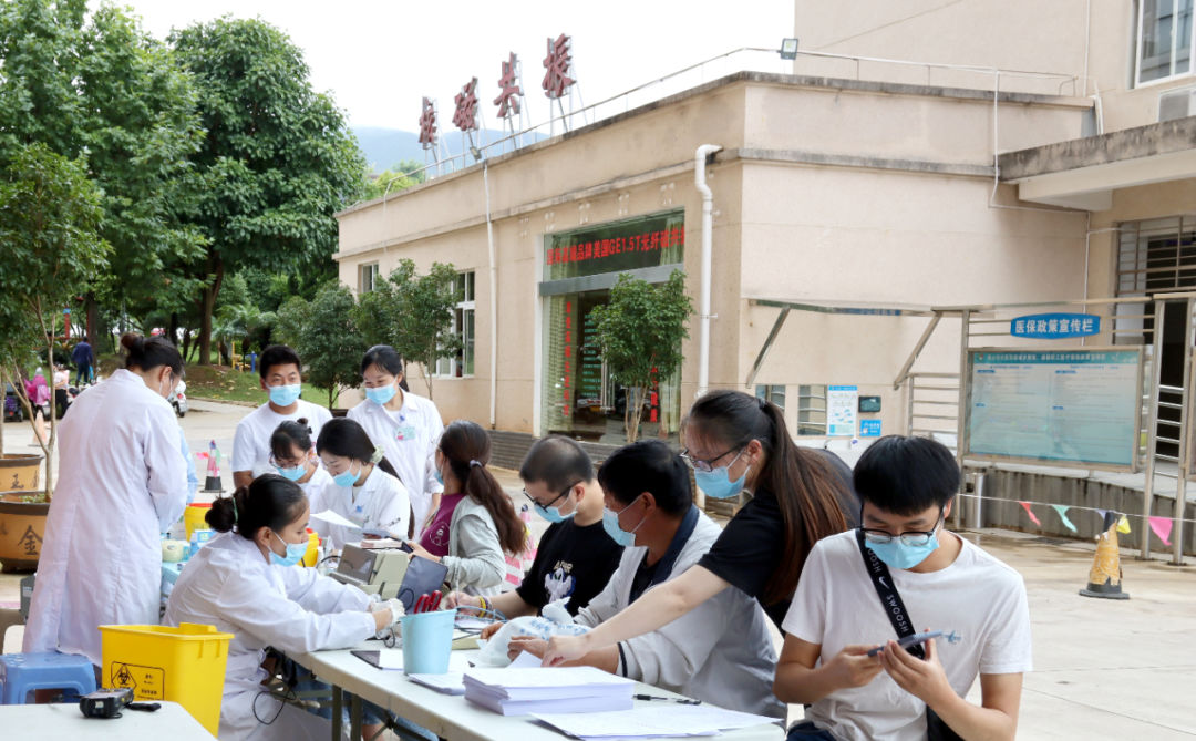 情系于血 愛源于心 ——保山安利醫(yī)院組織義務(wù)獻血活動